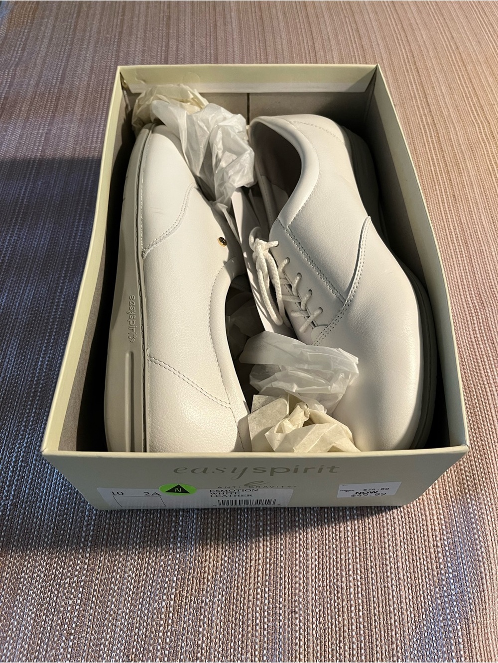 NEW! Women’s White Leather Easy Spirit Loafers Size 10 Narrow